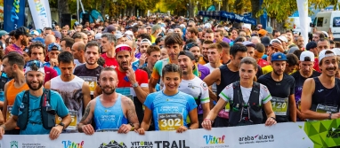 Foto Andrés García Blanco y Maider Unanue ganadores la 14ª Vitoria TRAIL